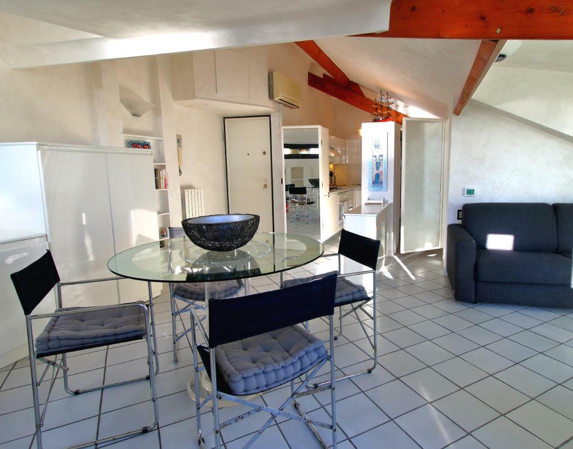 Appartement Mansarda Luminosa In Centro Sul Mare - Attic By Sea à San Remo Extérieur photo