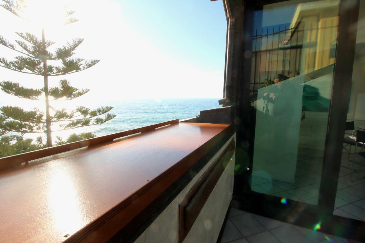 Appartement Mansarda Luminosa In Centro Sul Mare - Attic By Sea à San Remo Extérieur photo